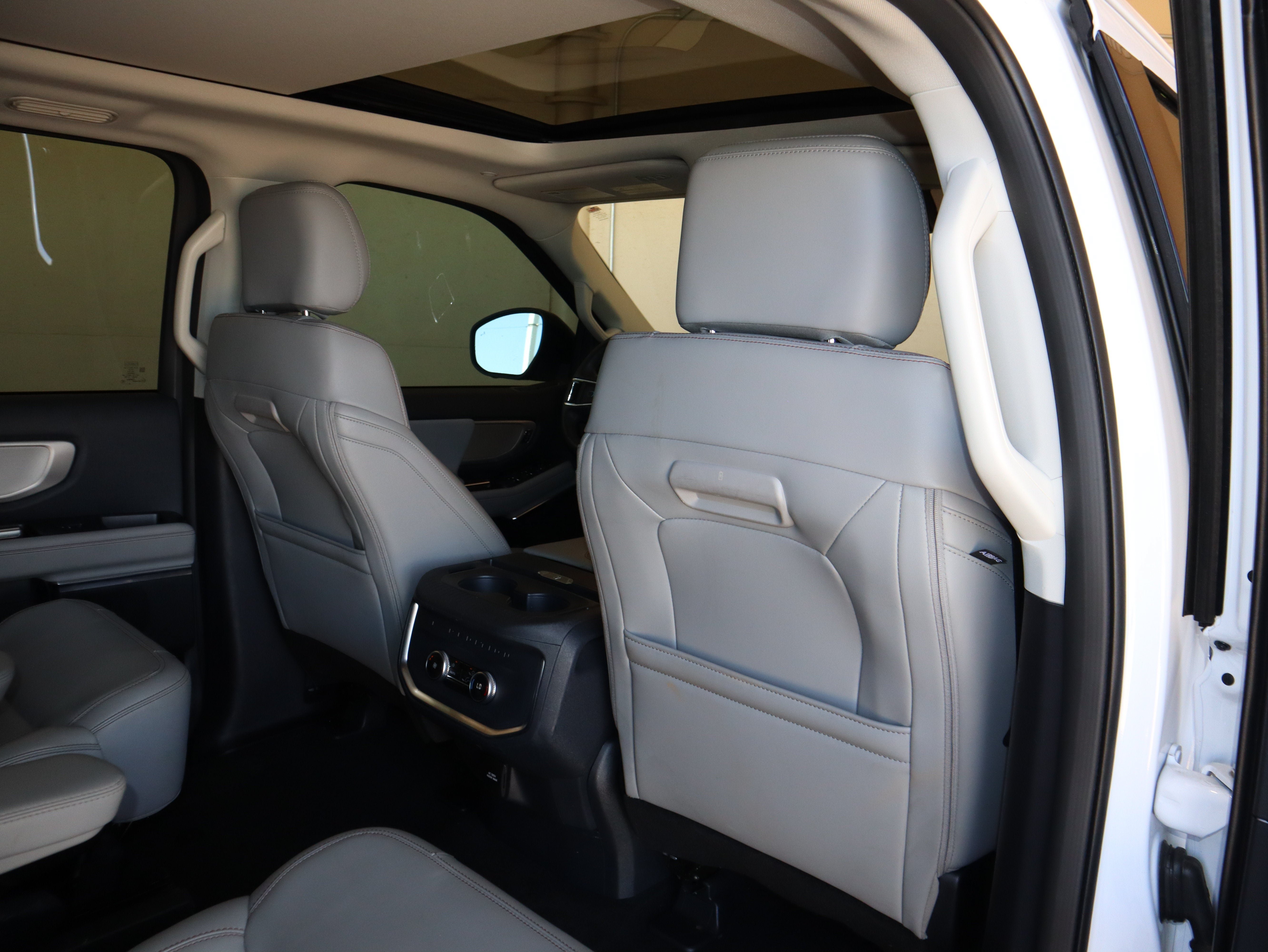 Certified 2025 Ford Expedition Active AWD/4WD image 46