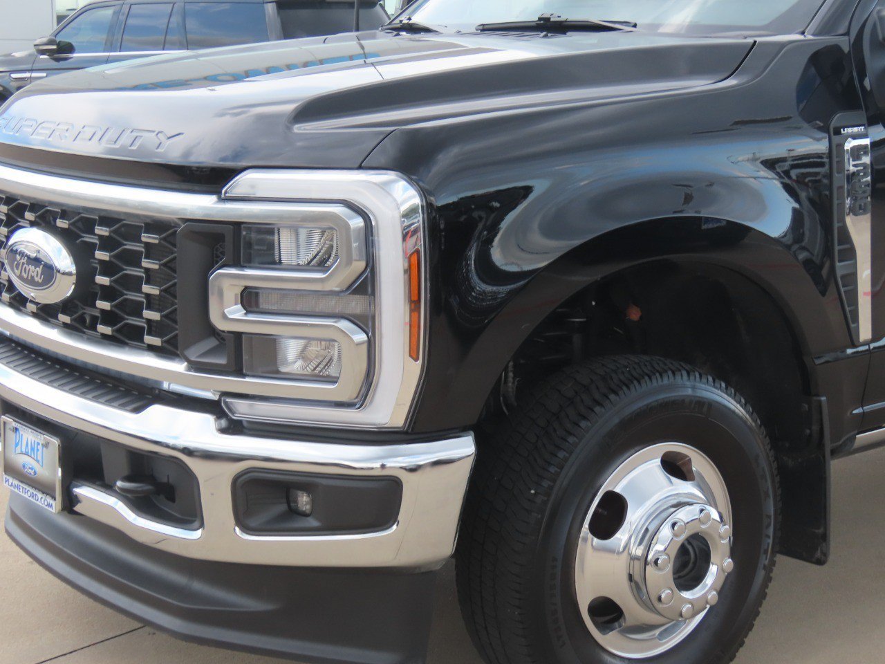 Certified 2025 Ford F350 Lariat AWD/4WD image 3