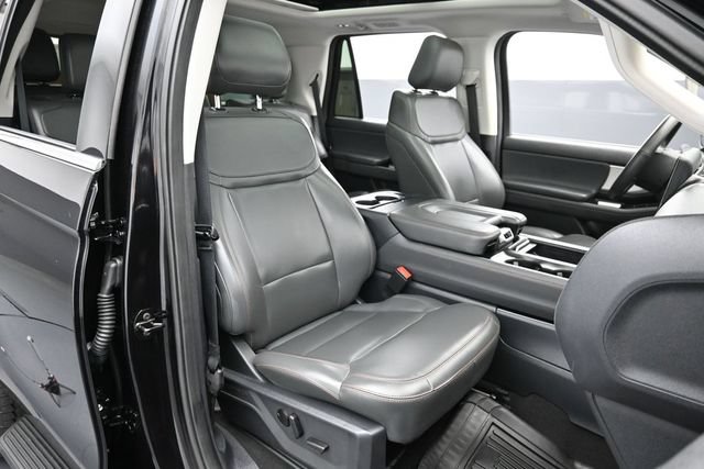 Certified 2025 Ford Expedition Active AWD/4WD image 47
