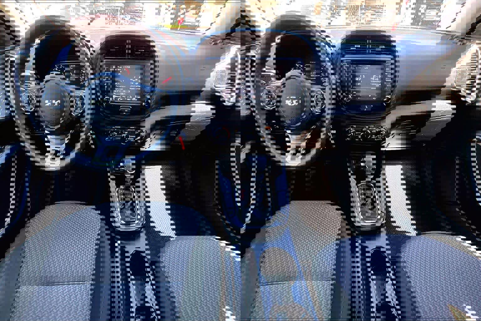 Used 2022 Kia Soul LX w/ Technology Package image 18