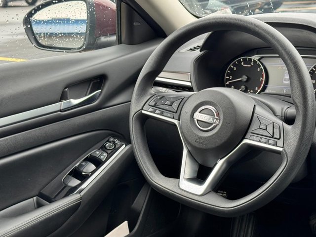 Used 2023 Nissan Altima 2.5 SV FWD image 12