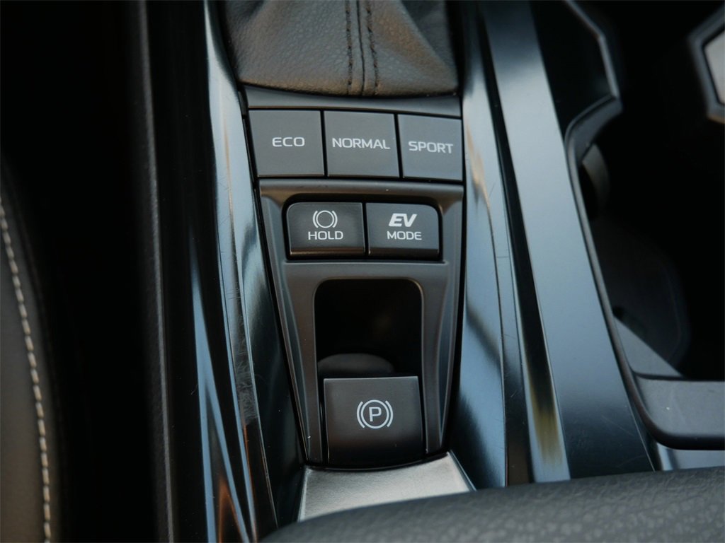 Used 2025 Toyota Camry SE image 24