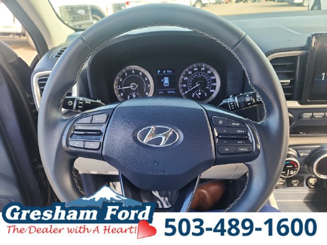 Used 2021 Hyundai Venue FWD image 21