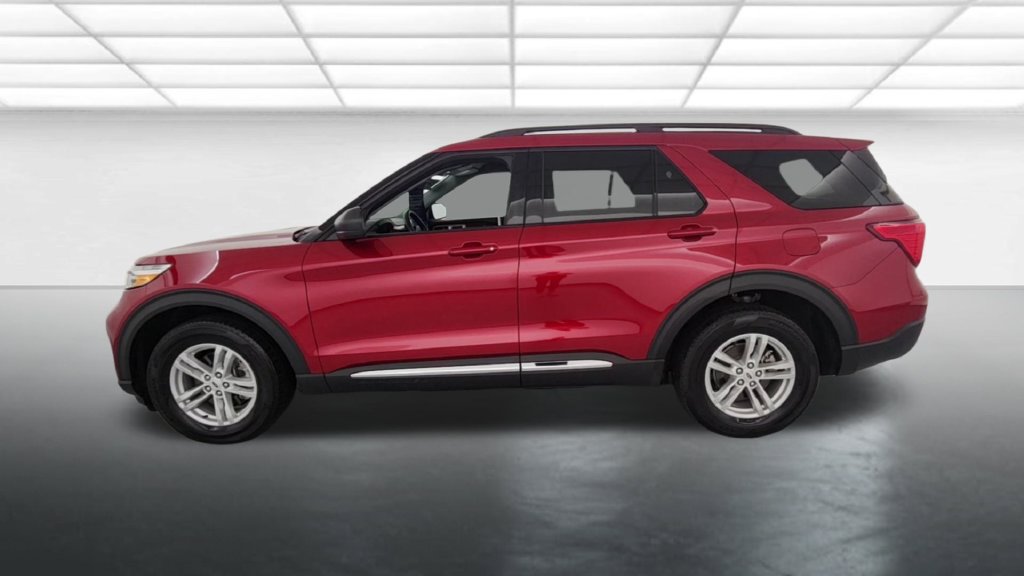Certified 2024 Ford Explorer XLT w/ Equipment Group 202A AWD/4WD image 6