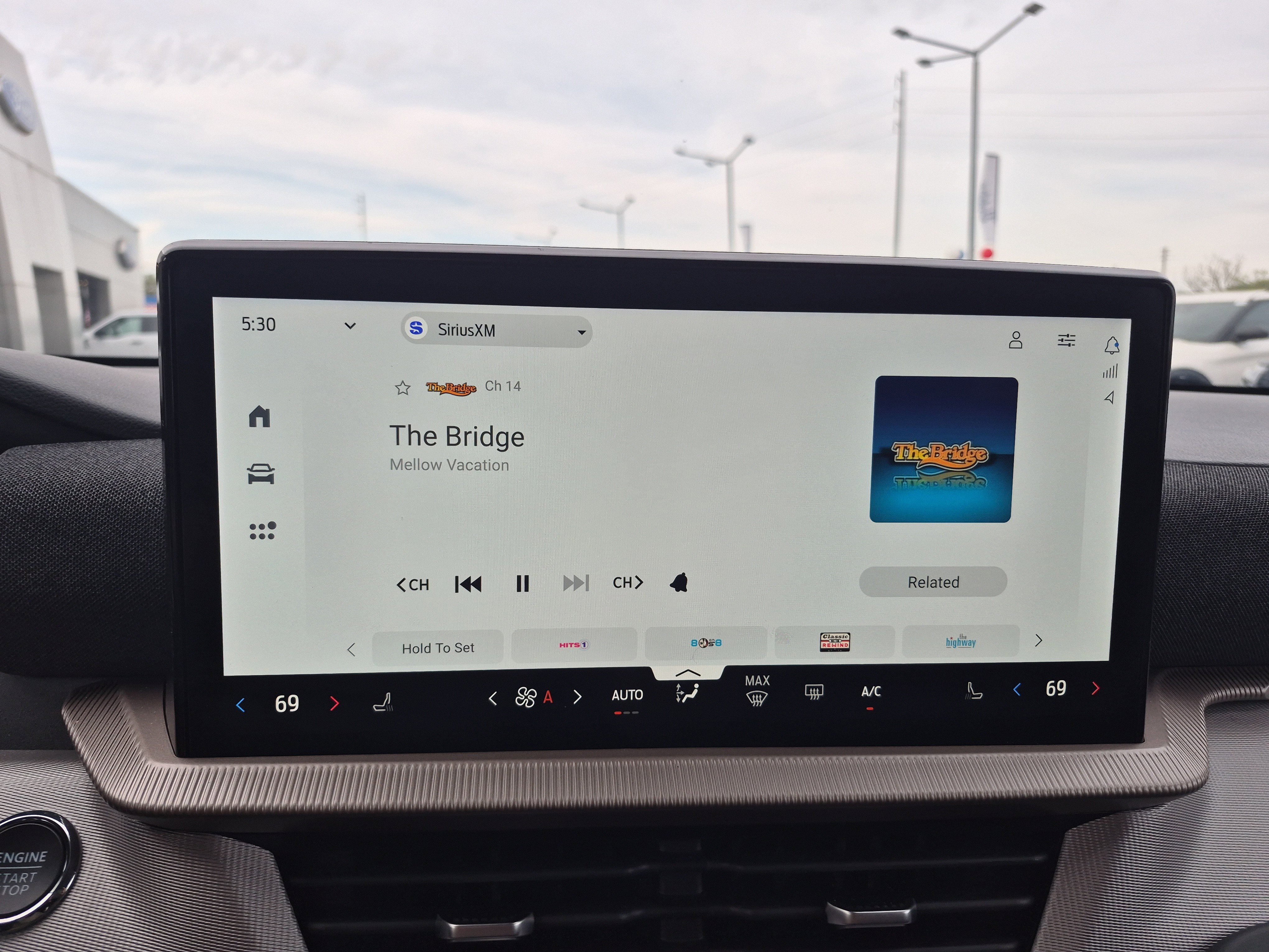 Certified 2025 Ford Explorer Active image 31