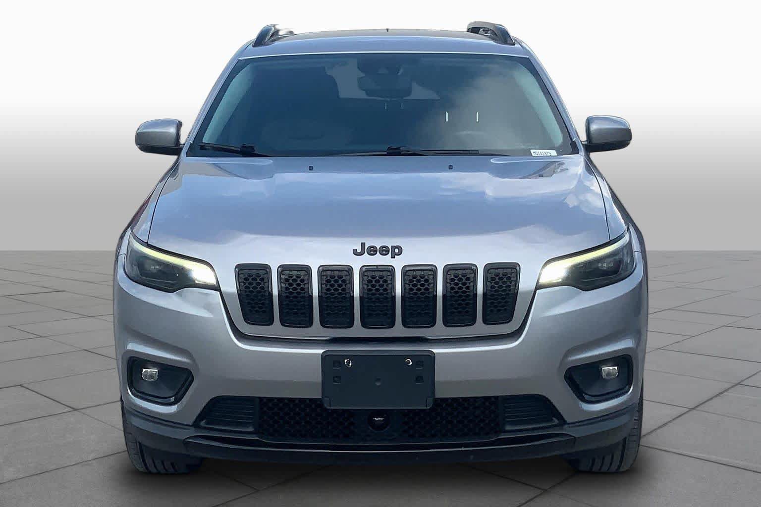 Used 2021 Jeep Cherokee Latitude Plus AWD/4WD image 4