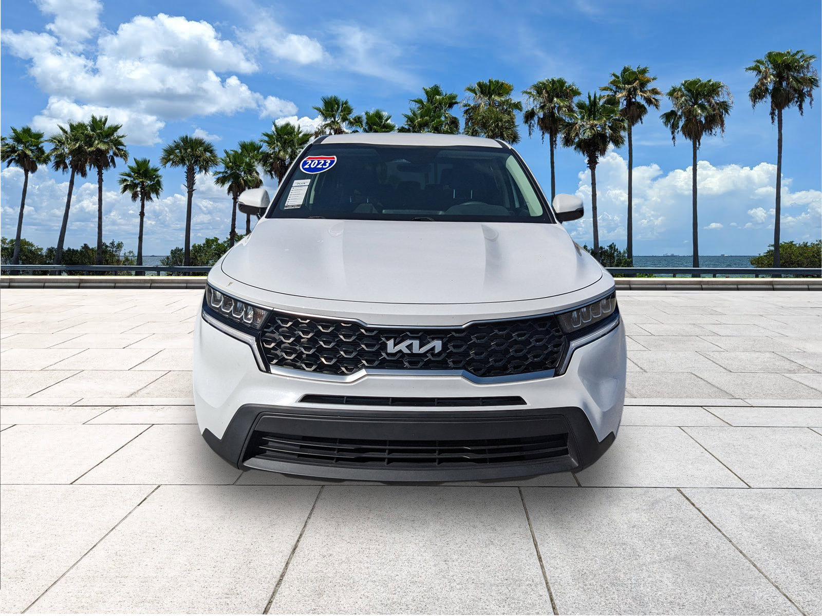 Used 2023 Kia Sorento LX image 3