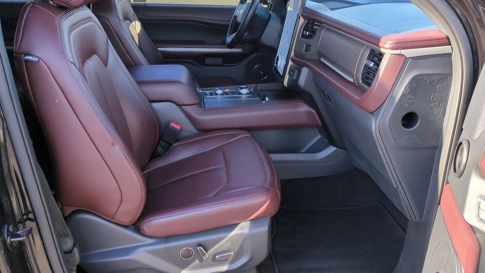 Certified 2023 Ford Expedition Limited image 24