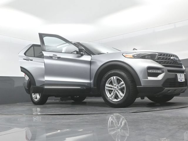 Certified 2024 Ford Explorer XLT w/ Equipment Group 202A AWD/4WD image 30