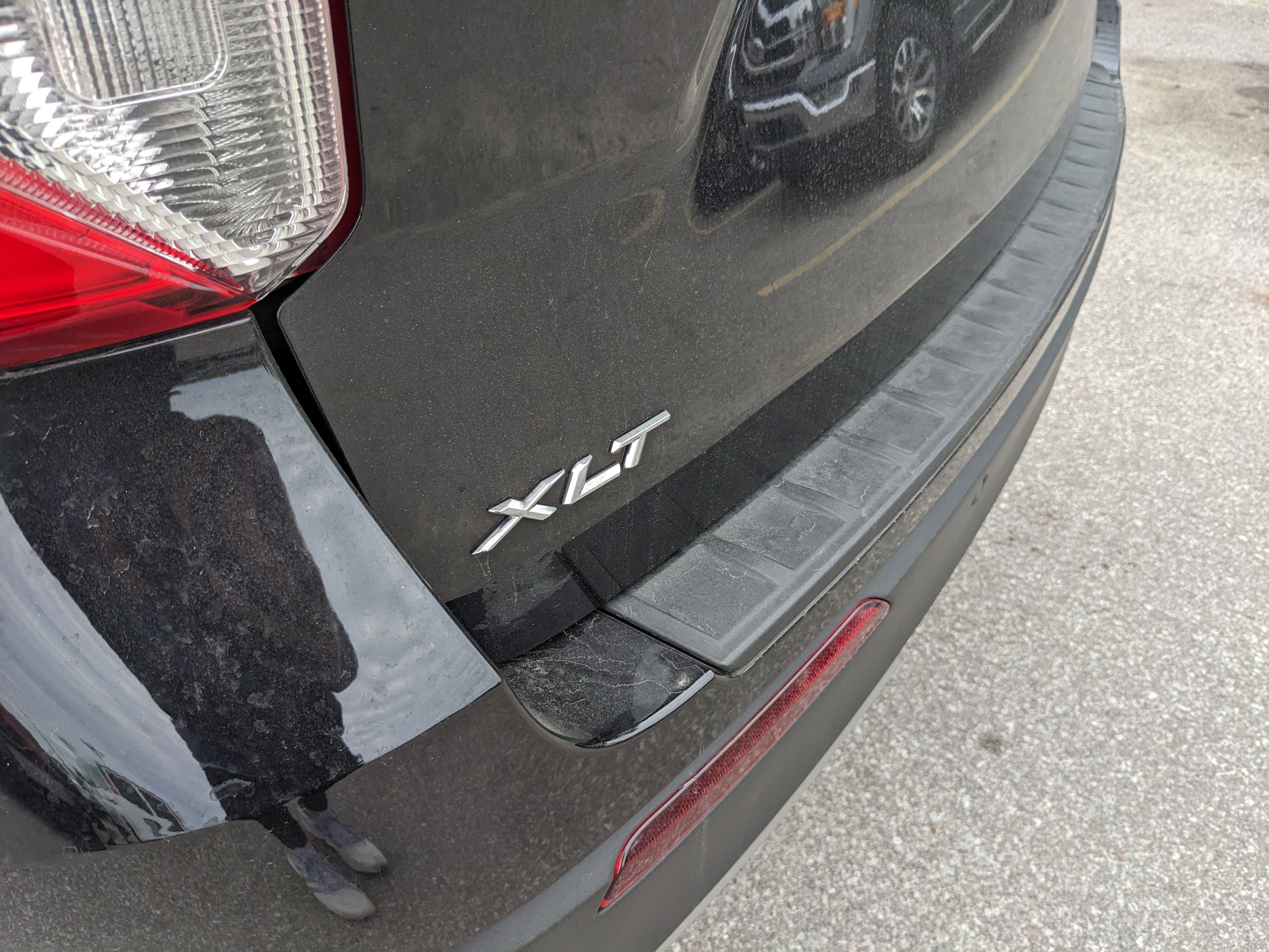 Certified 2022 Ford Explorer XLT w/ Equipment Group 202A image 12