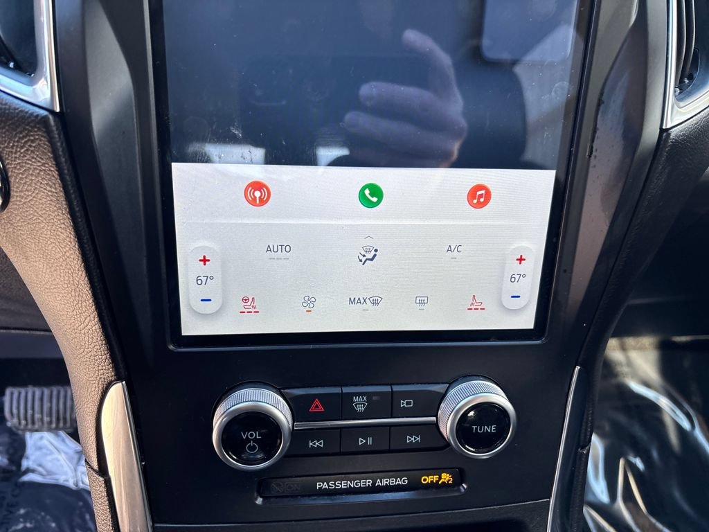 Certified 2024 Ford Edge Titanium AWD/4WD image 19