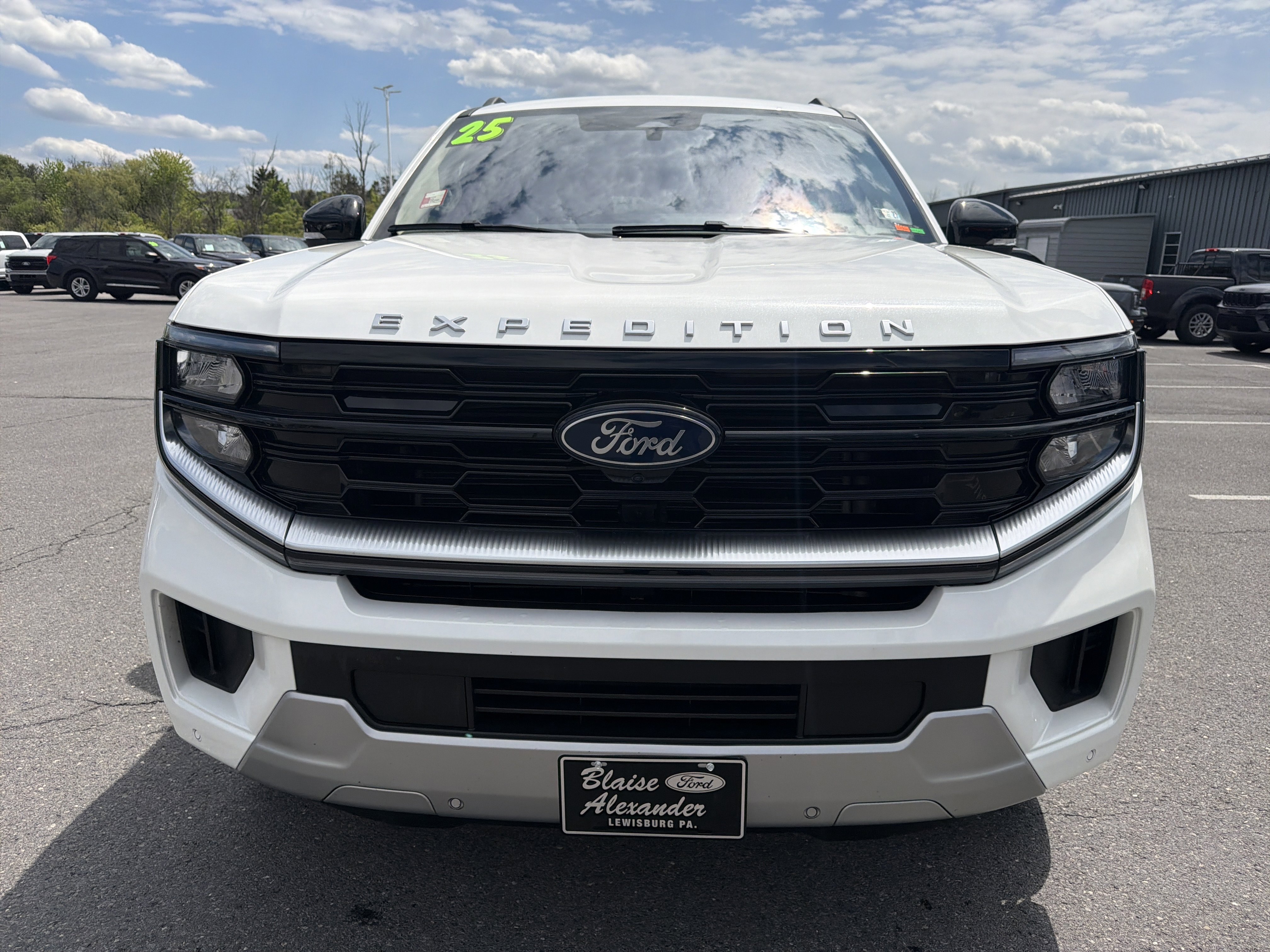 Certified 2025 Ford Expedition Max Platinum w/ Platinum Ultimate Package AWD/4WD image 9