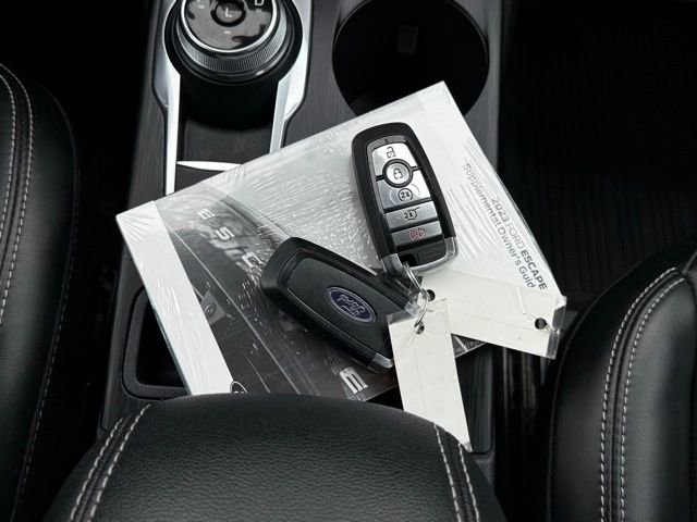 Certified 2023 Ford Escape Platinum AWD/4WD image 5