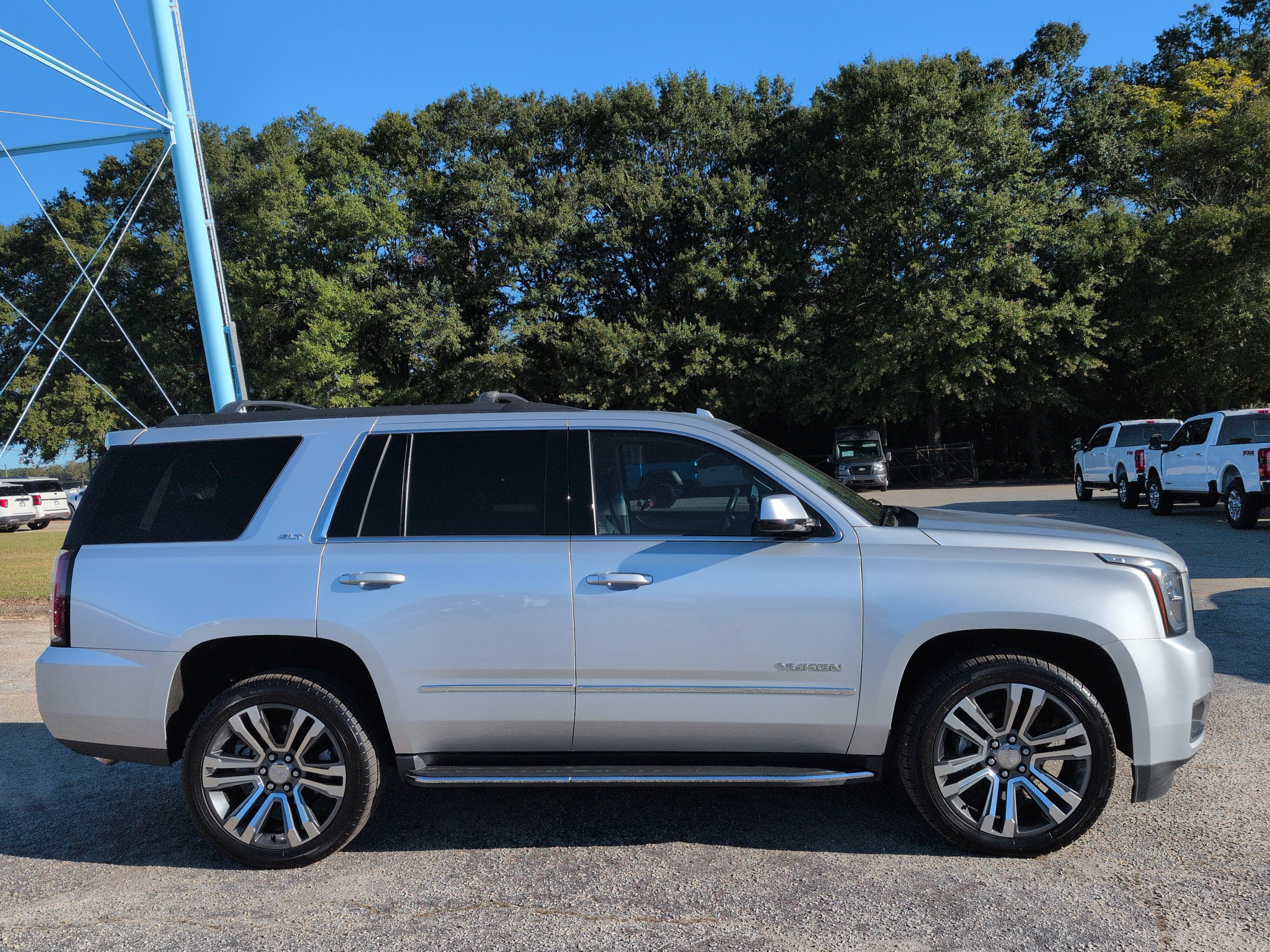 Used 2019 GMC Yukon SLT w/ Premium Edition RWD image 2
