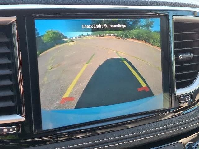 Used 2024 Chrysler Pacifica Limited FWD image 21