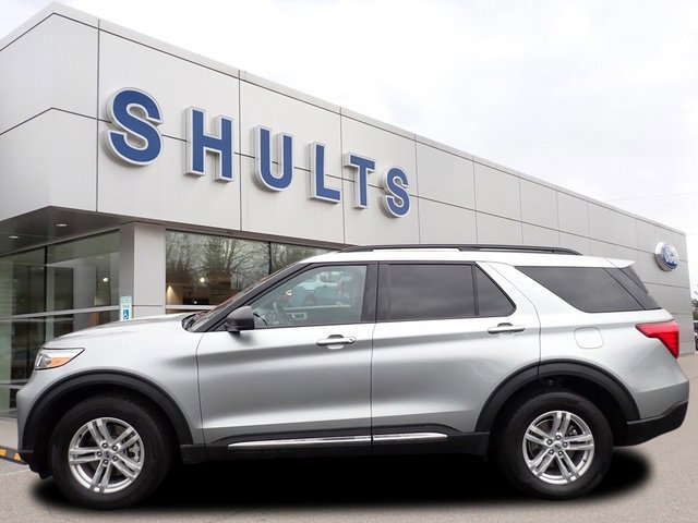 Certified 2023 Ford Explorer XLT w/ Equipment Group 202A image 6