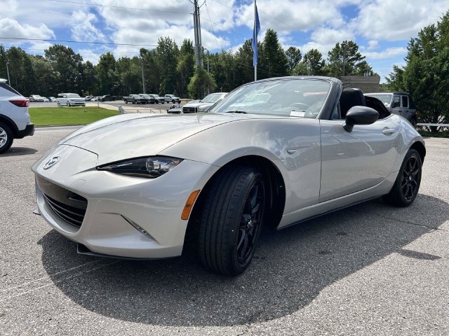 Used 2023 MAZDA MX-5 Miata Sport RWD image 8