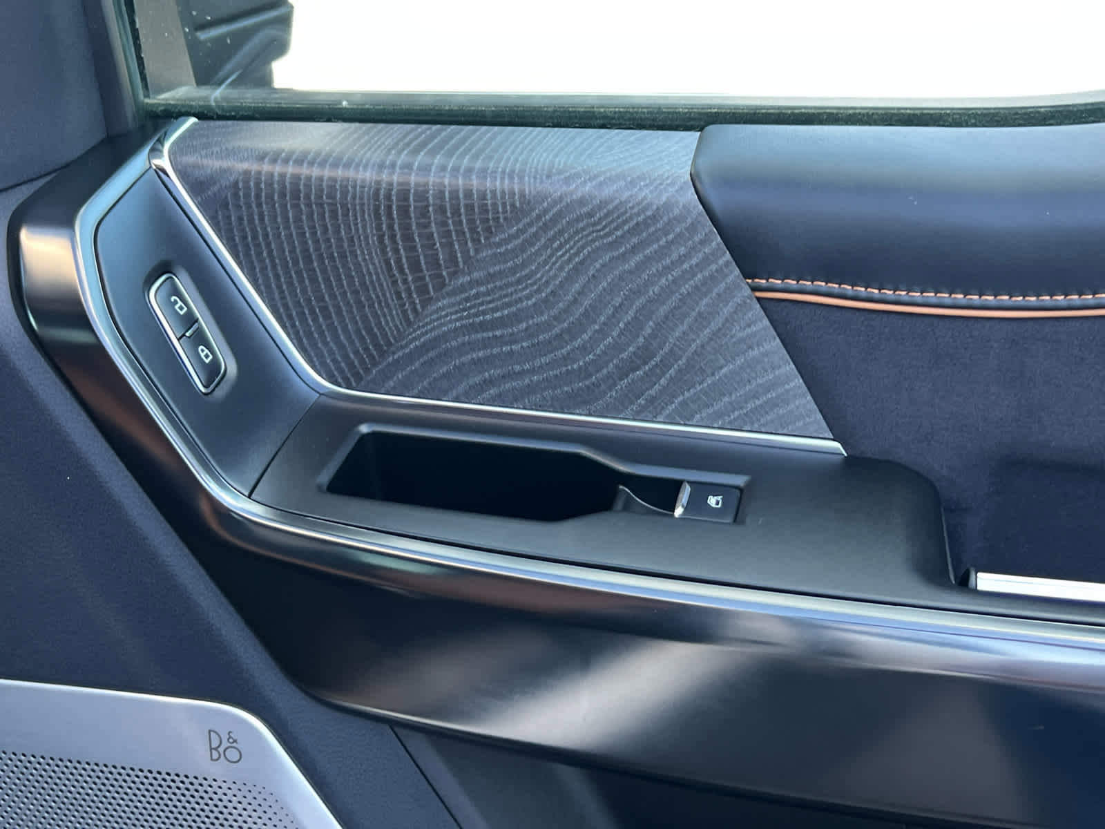 Certified 2024 Ford F350 Platinum w/ Tremor Off-Road Package image 17