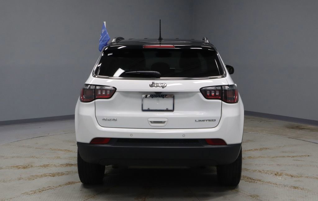 Used 2025 Jeep Compass Limited image 4