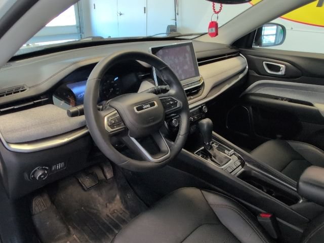 Used 2022 Jeep Compass Latitude AWD/4WD image 11