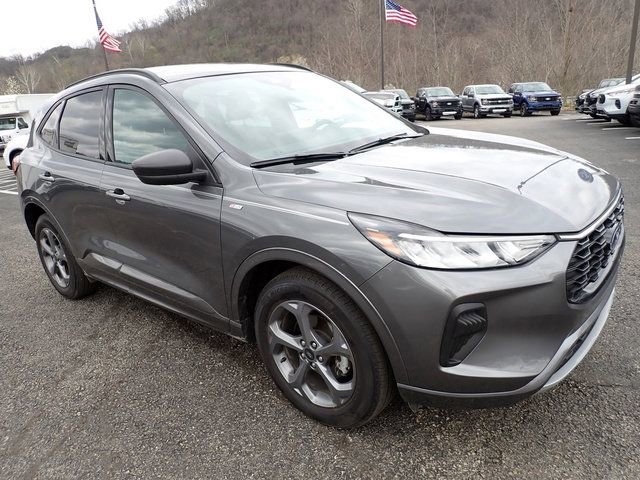 Certified 2023 Ford Escape ST-Line w/ Tech Pack #1 AWD/4WD image 8