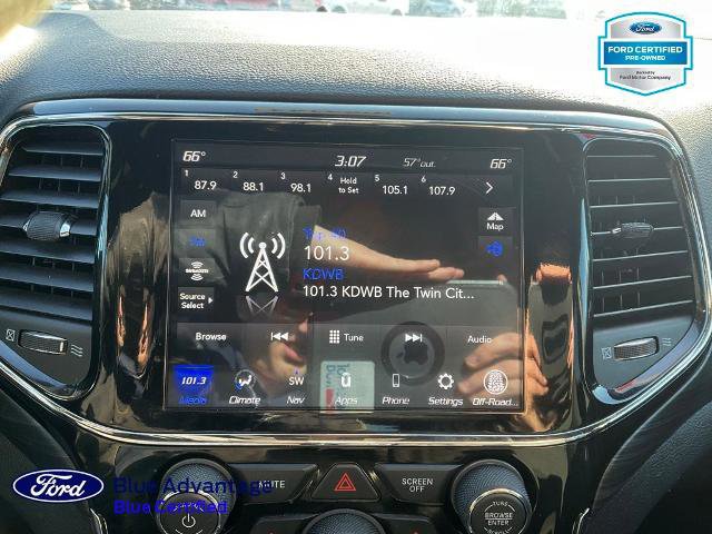 Used 2020 Jeep Grand Cherokee Laredo image 23