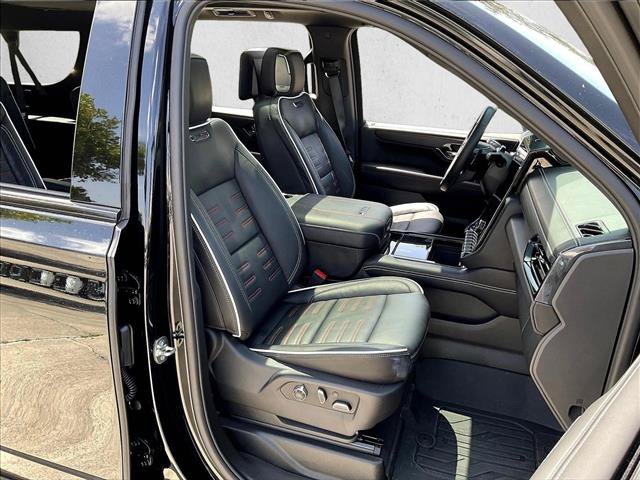 Used 2026 GMC Yukon XL AT4 Ultimate AWD/4WD image 9