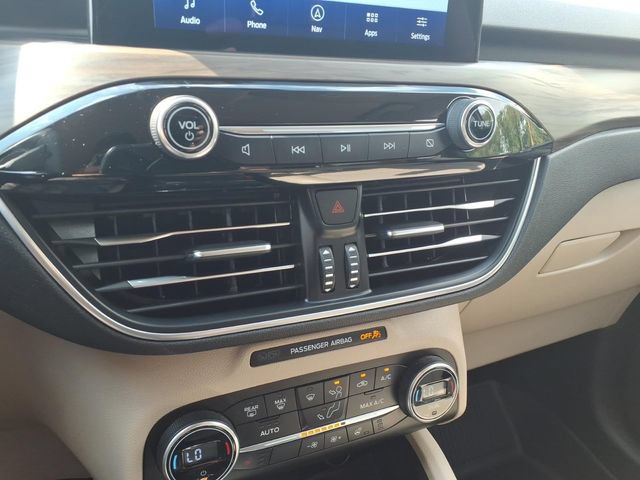 Certified 2020 Ford Escape Titanium AWD/4WD image 19