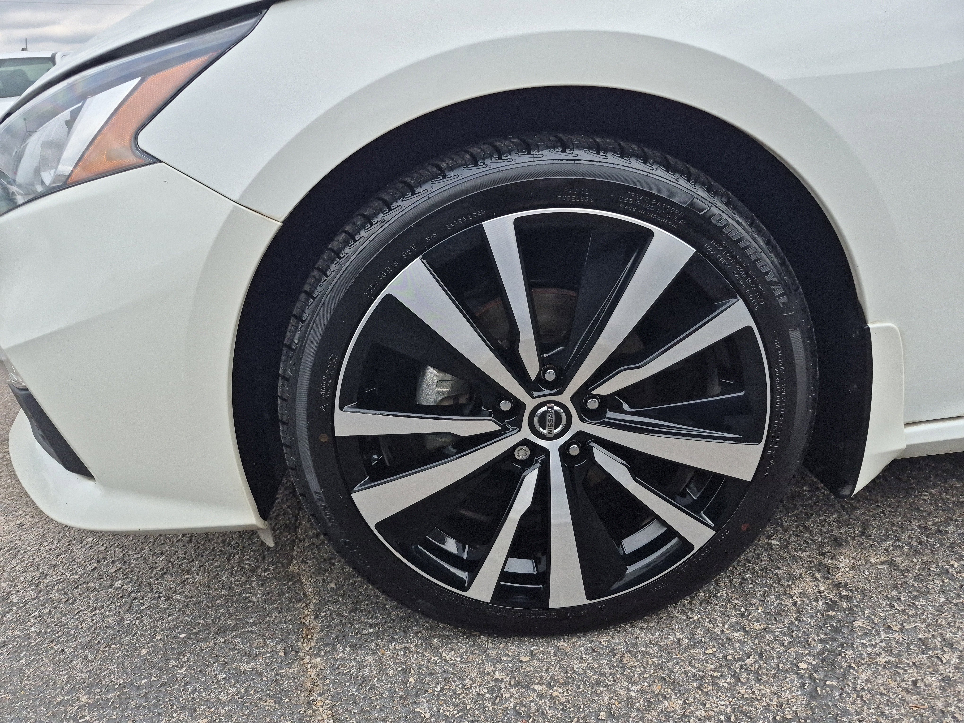 Used 2021 Nissan Altima 2.5 SR w/ SR Premium Package image 7