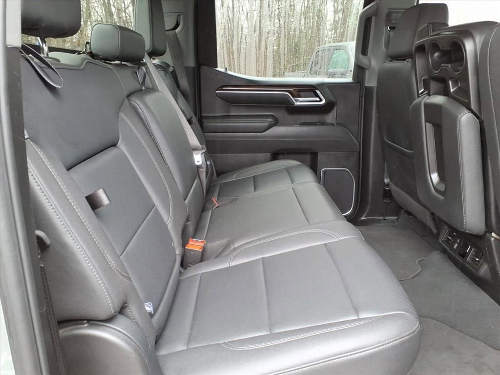 Used 2025 GMC Sierra 1500 SLT AWD/4WD image 16