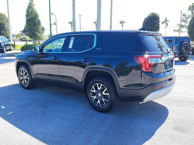 Used 2021 GMC Acadia SLE image 2