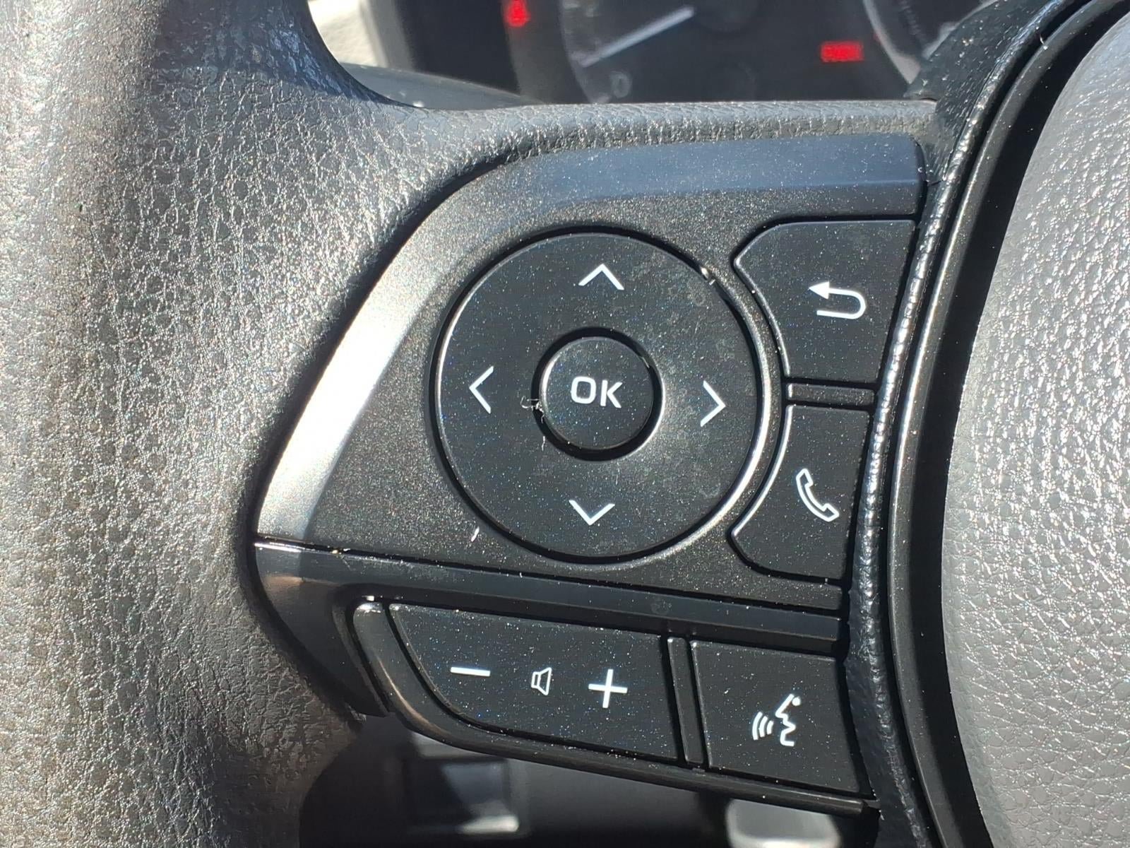Used 2020 Toyota Corolla LE w/ Carpet Mat Package (TMS) FWD image 22