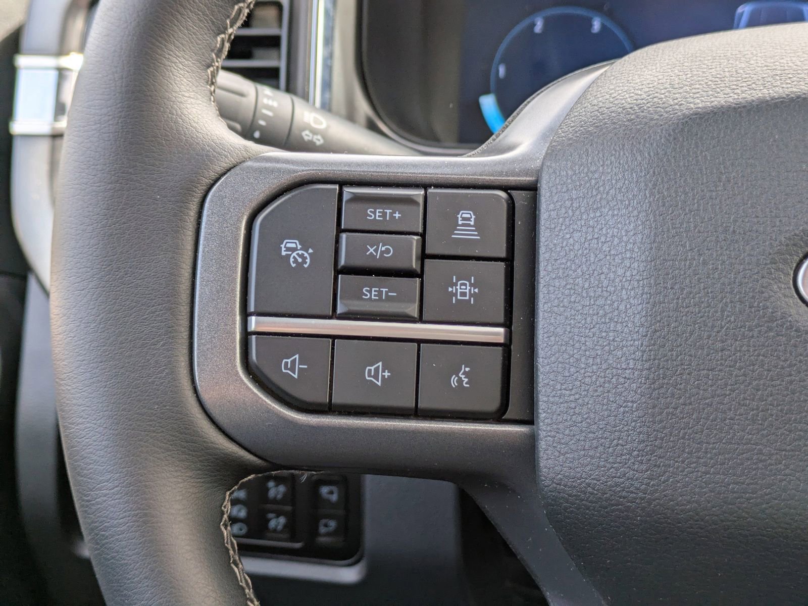 Certified 2026 Ford F250 Lariat w/ Black Appearance Package image 27