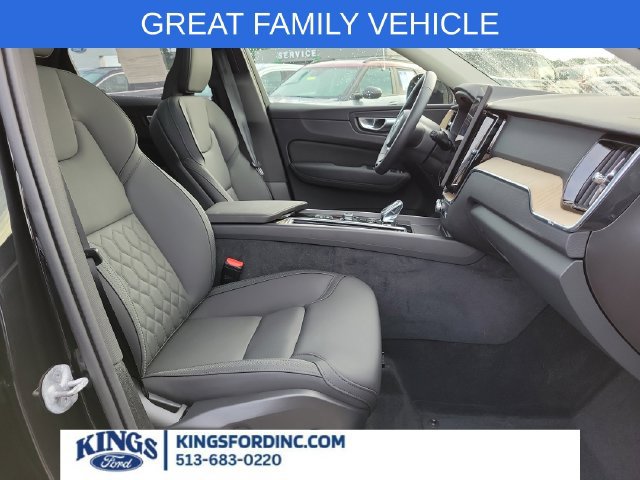 Used 2026 Volvo XC60 B5 Plus w/ Protection Package Premier AWD/4WD image 25