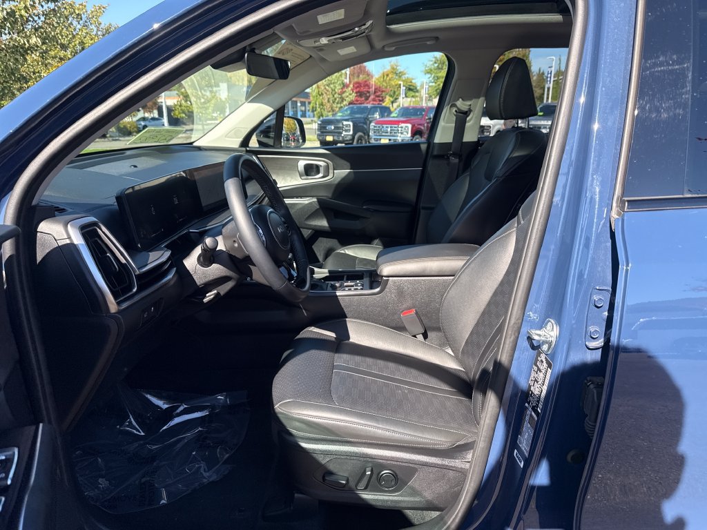 Used 2025 Kia Sorento X-Line EX AWD/4WD image 9