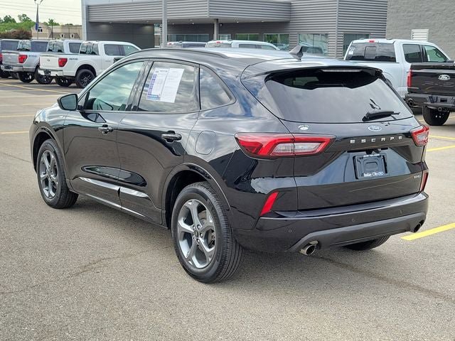 Certified 2023 Ford Escape ST-Line w/ Tech Pack #1 AWD/4WD image 3
