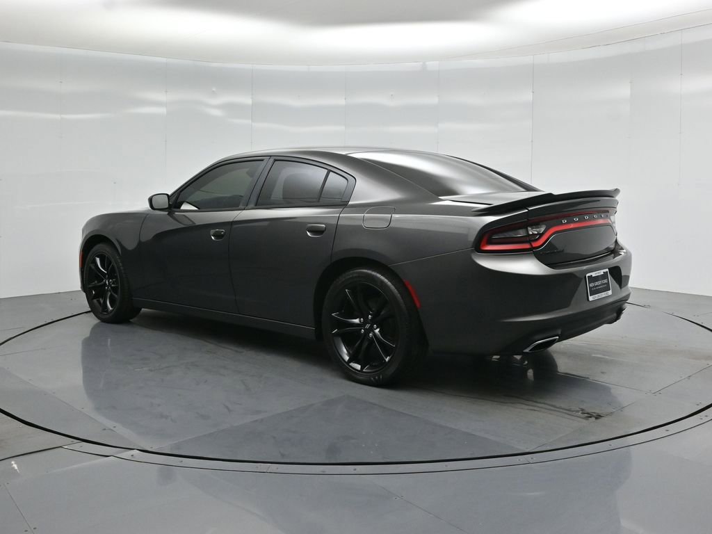 Used 2017 Dodge Charger SE w/ Blacktop Package RWD image 7
