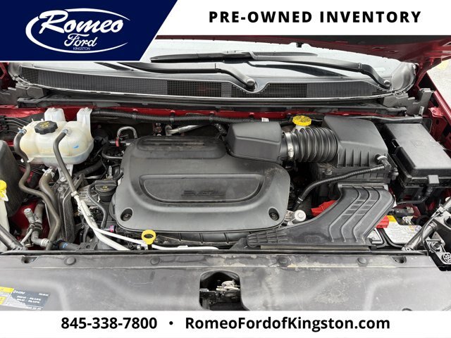 Used 2024 Chrysler Pacifica Touring-L FWD image 9