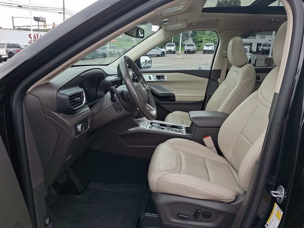 Certified 2021 Ford Explorer Platinum w/ Equipment Group 601A AWD/4WD image 14