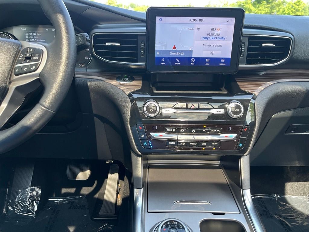Certified 2021 Ford Explorer Limited w/ Hybrid Equipment Group 310A AWD/4WD image 31