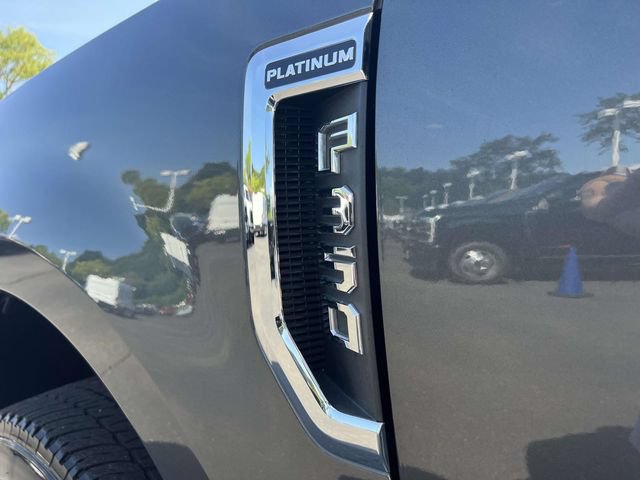Certified 2019 Ford F350 Platinum w/ Platinum Ultimate Package AWD/4WD image 42