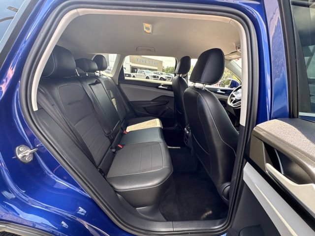 Used 2022 Volkswagen Taos SE FWD image 23