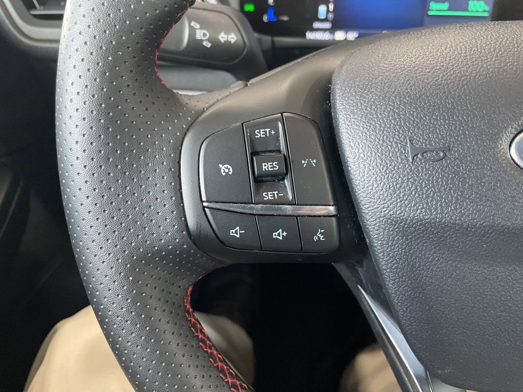 Certified 2025 Ford Escape ST-Line AWD/4WD image 18