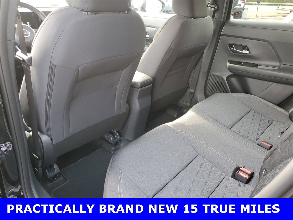 Used 2025 Nissan Kicks SV image 11