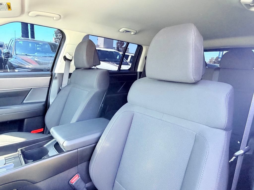 Used 2025 Hyundai Santa Fe SE FWD image 23