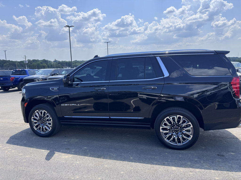 Used 2023 GMC Yukon Denali Ultimate AWD/4WD image 8