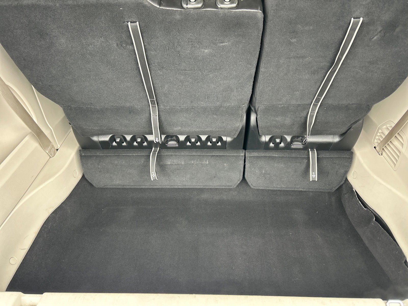 Used 2023 Chrysler Pacifica Touring-L image 14