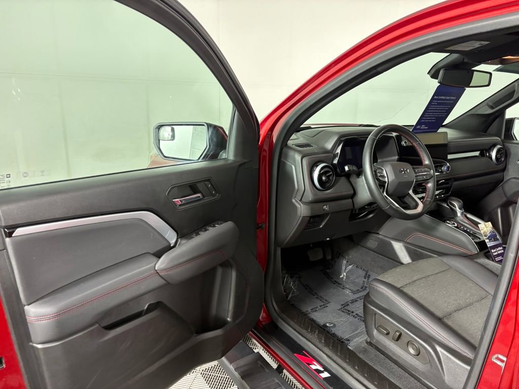 Used 2023 Chevrolet Colorado Z71 w/ Z71 Convenience Package 2 image 12