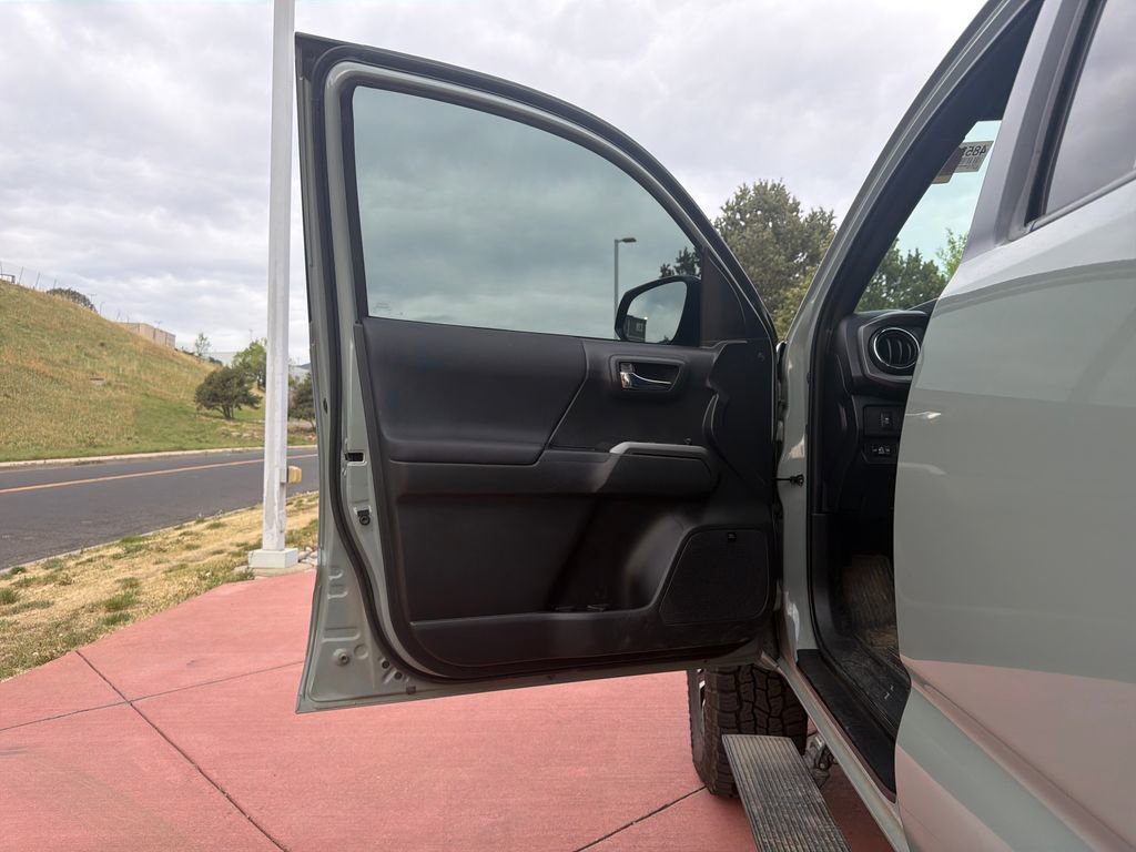 Used 2023 Toyota Tacoma TRD Sport w/ TRD Premium Sport Package AWD/4WD image 9