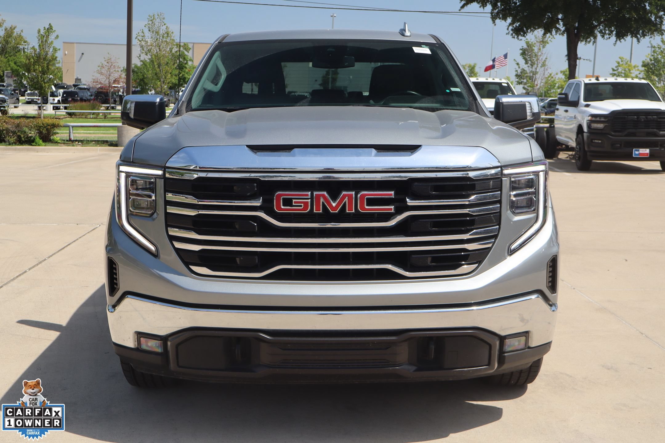Used 2025 GMC Sierra 1500 SLT AWD/4WD image 9
